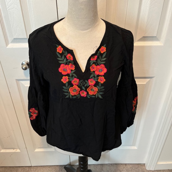Luna Moon size M embroidered top - Picture 3 of 12